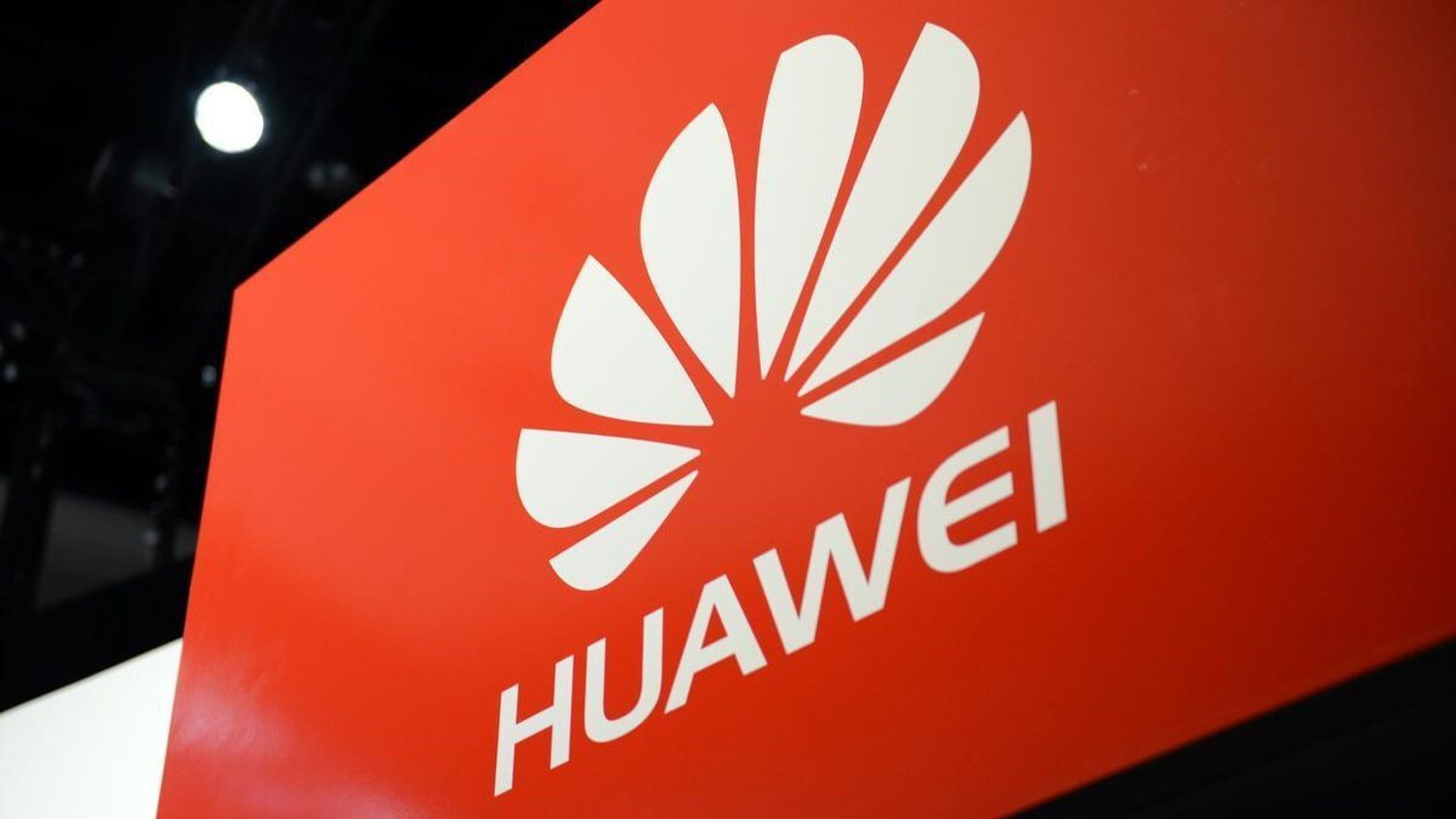 18 октября Huawei, кроме смартфона Honor 6X, может представить часы и планшет. Фото.