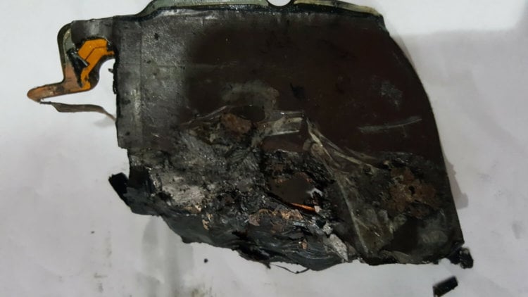 Продолжение следует: в Канаде воспламенился Galaxy S7 edge. Фото.