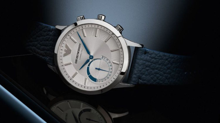 Giorgio Armani выпускает свои первые смарт-часы. Фото.