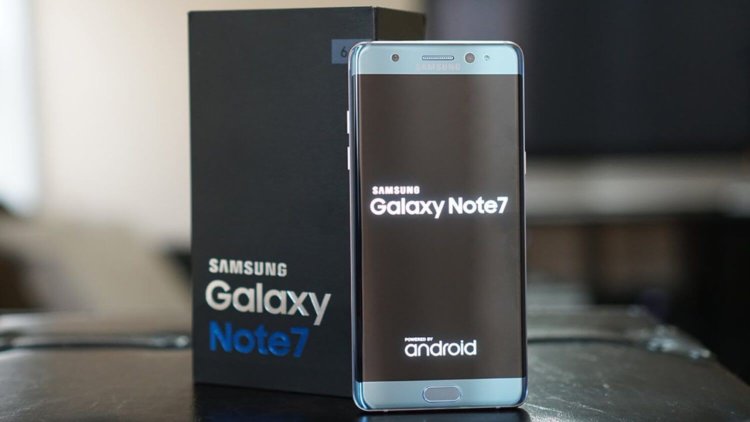 Samsung может отказаться от бренда Galaxy Note. Фото.