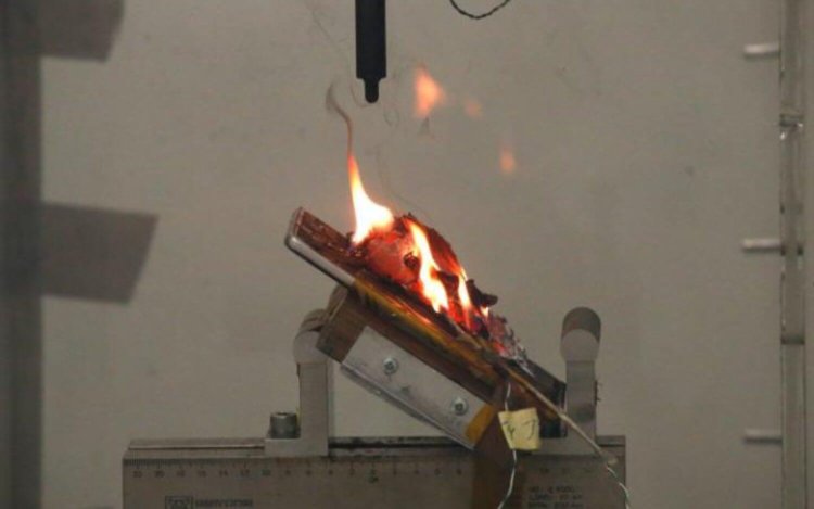 Note 7 и его вспыльчивая натура на красочных фото. Фото.