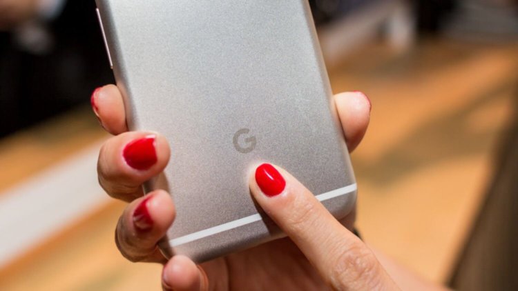 Может ли Google Pixel конкурировать с Galaxy S7, королем Android-смартфонов. Фото.