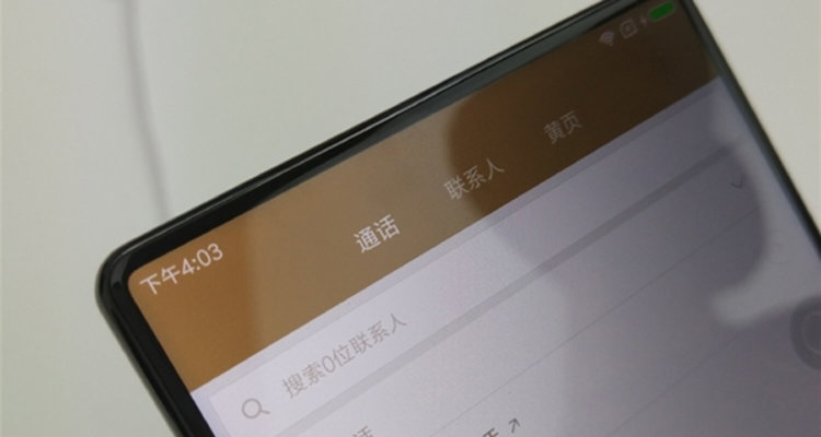 Xiaomi представила безрамочный смартфон Mi MIX. Фото.