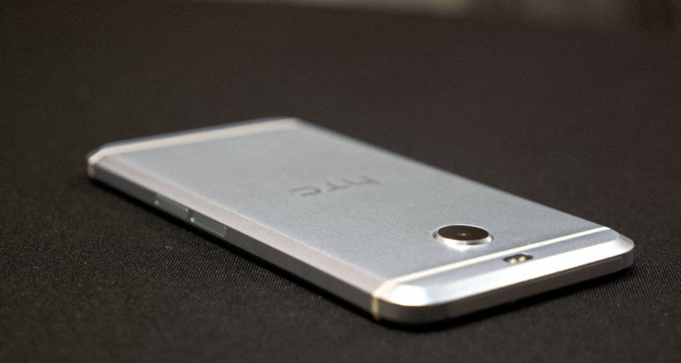 Представлен HTC Bolt — смартфон без 3,5-мм разъема под наушники. Фото.