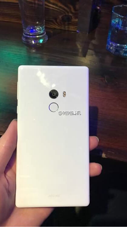 Xiaomi готовит Mi MIX в белом цвете. Фото.