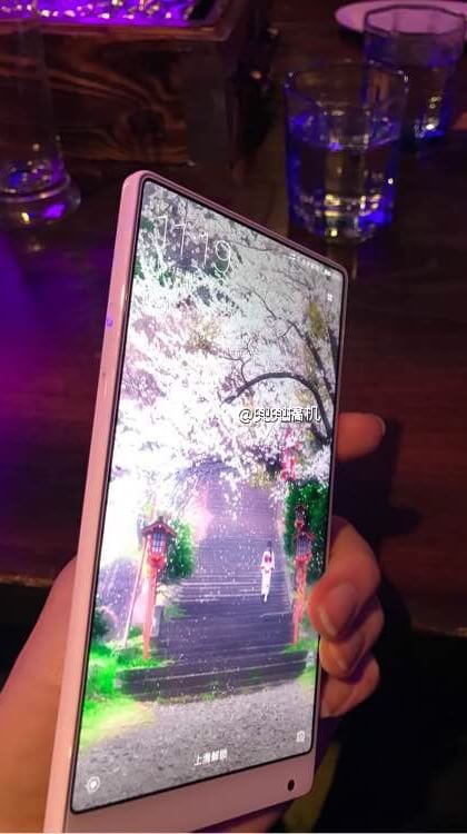Xiaomi готовит Mi MIX в белом цвете. Фото.
