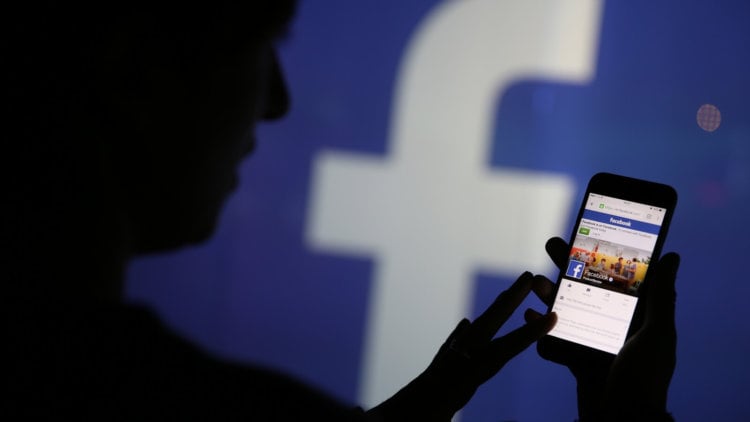 Мобильный клиент Facebook получил поддержку основной функции Instagram. Фото.