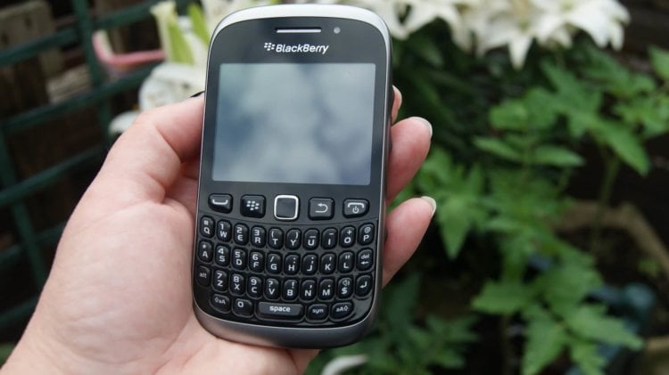 CES 2017: Кнопочный смартфон BlackBerry от TCL — подробности и фото. Фото.