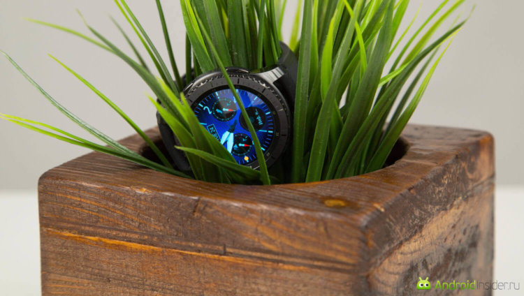 Обзор Samsung Gear S3: почти механические смарт-часы. Теперь о самих Gear S3. Фото.