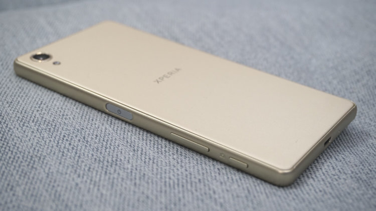 Новый Sony Xperia X раскрыл свой дизайн. Фото.