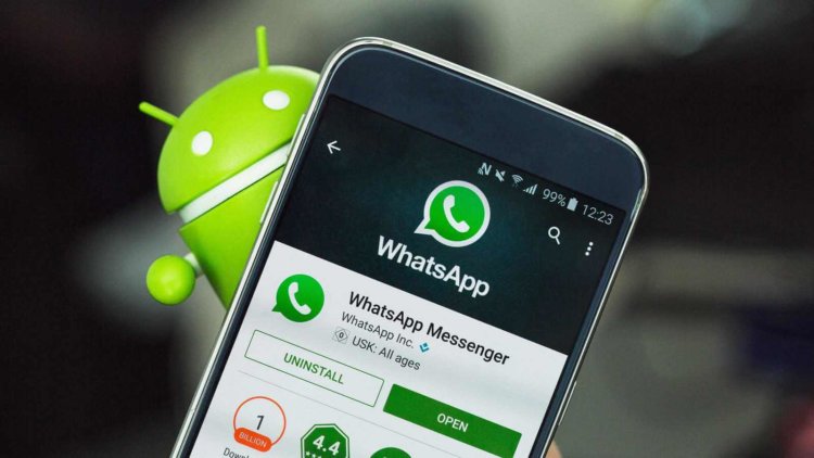 Обновленный WhatsApp получил нативную поддержку сервиса Giphy. Фото.
