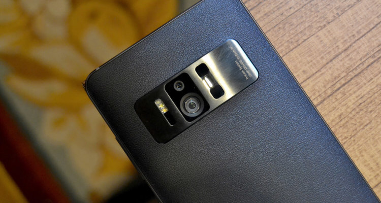 ZenFone AR — первый смартфон с 8 ГБ ОЗУ. Но так ли это нужно? Фото.