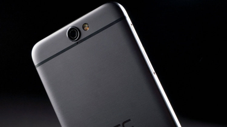 HTC One X10 наконец-то засветился на настоящих фотографиях. Фото.