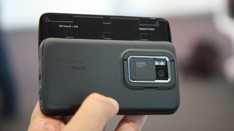 Nokia официально возвращается на российский рынок. Фото.