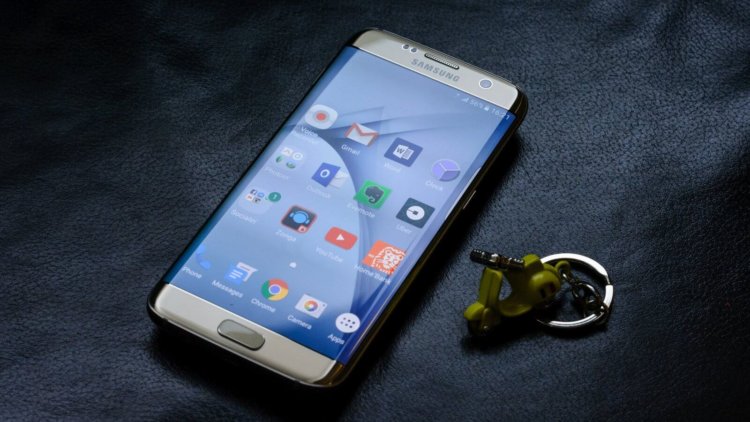Samsung Galaxy S8 на всех не хватит. Фото.