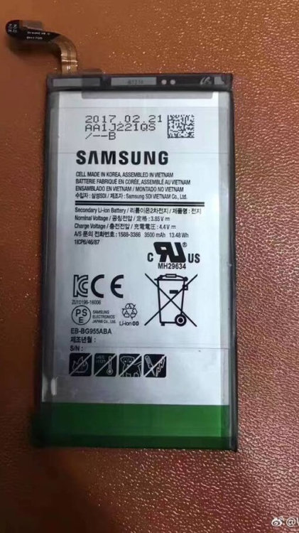 Аккумулятор Galaxy S8+ показался на снимке. Фото.