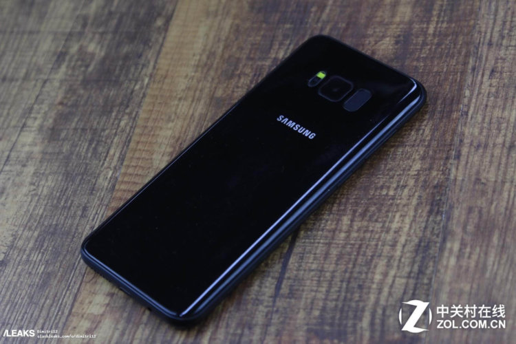 В Сети появился первый видеообзор макета Samsung Galaxy S8. Фото.