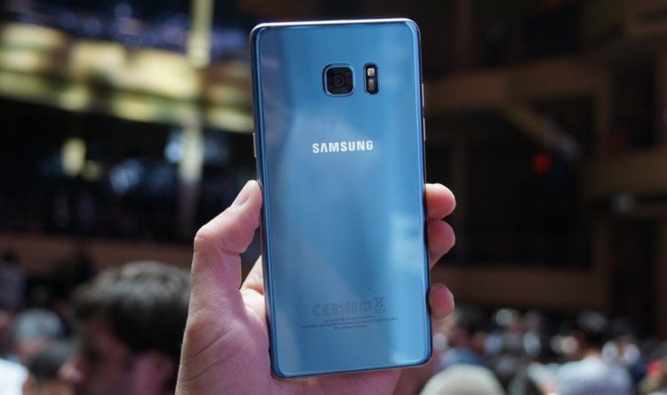 Samsung придумала, как привлечь внимание к Galaxy S8. Фото.