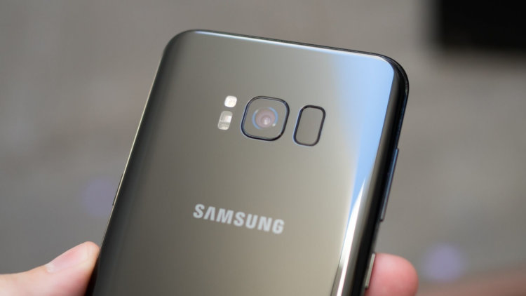 Прототип Galaxy S8 с двойной камерой показали на фотографиях. Фото.