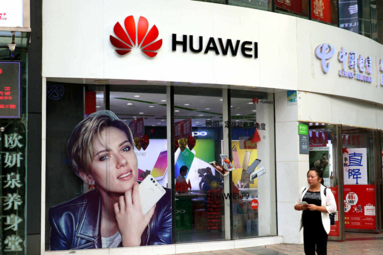 История бренда: Huawei. Скандалы. Фото.