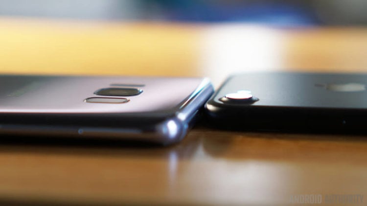Почему Galaxy S8 лучше iPhone 7? Дизайн. Фото.