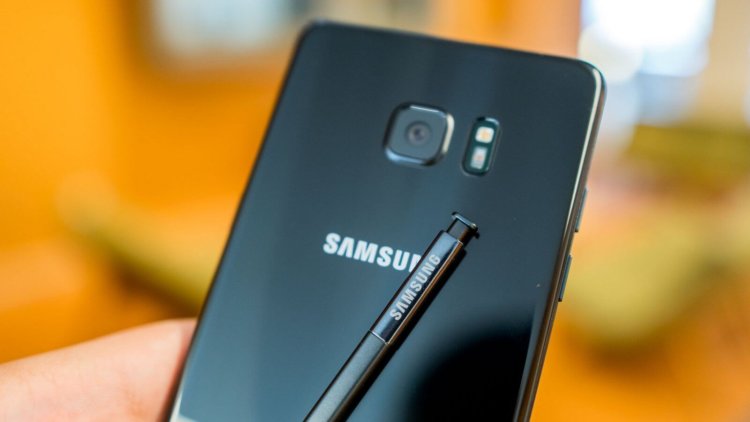 Samsung представит Note 8 перед новым iPhone. Фото.