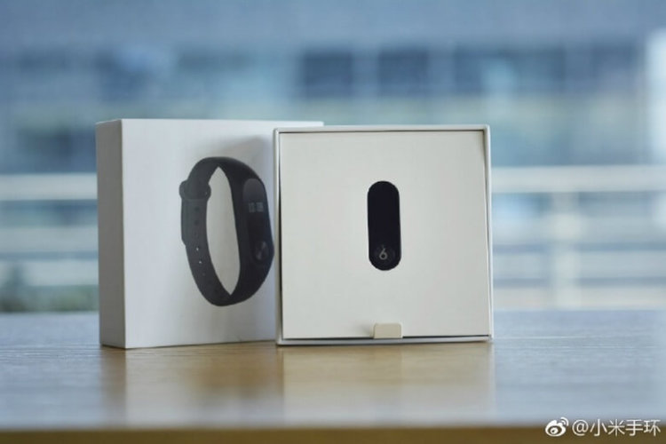 Xiaomi представила юбилейную версию Mi Band 2. Фото.