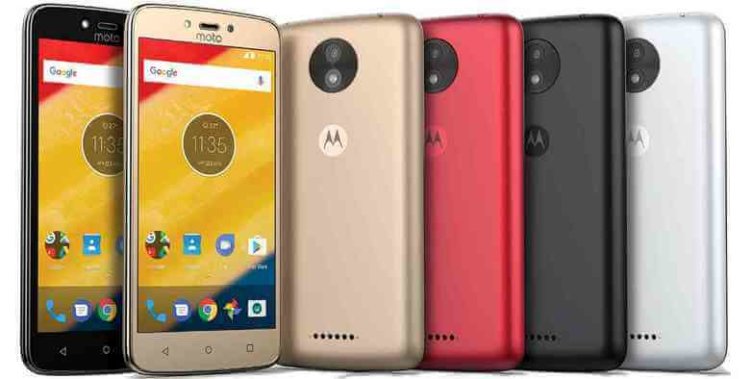 Motorola представила линейку ультрабюджетных смартфонов Moto C. Фото.