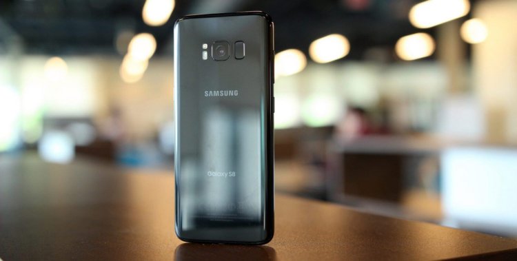 Что потребители думают об автономности Galaxy S8? Фото.