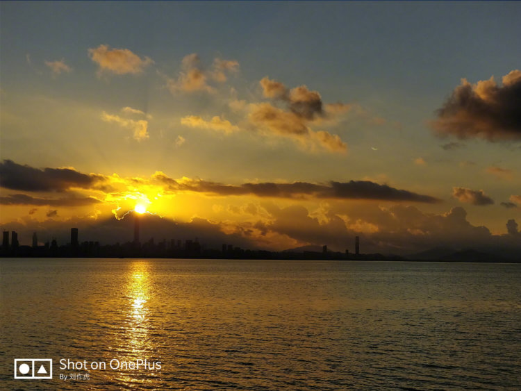 Фотографии закатов Солнца с OnePlus 5 от исполнительного директора компании
