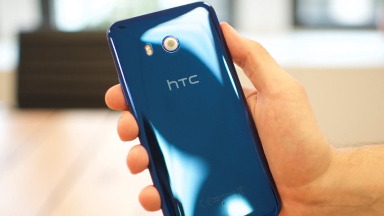 Официальные обои HTC U12+ доступны для скачивания. Фото.