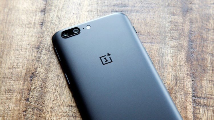 OnePlus 5 исчез из наличия на крупных рынках. Фото.