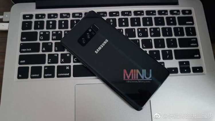 Galaxy Note 8 показал двойную камеру на фотографии. Фото.