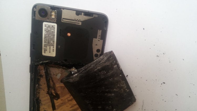 Xiaomi отказывается отвечать за взрыв Mi 5 Pro. Фото.