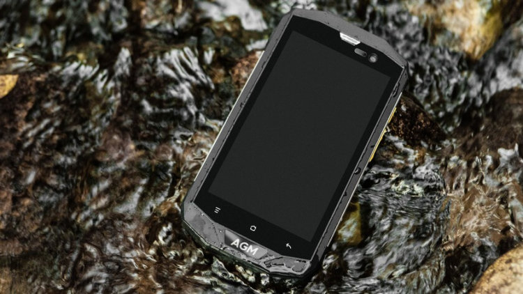 AGM распродает свой защищенный смартфон A8. Фото.