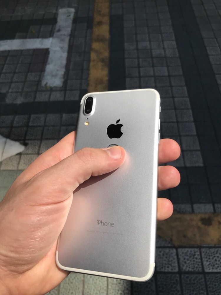 iPhone 8 может перенять главный недостаток Samsung Galaxy S8. Фото.