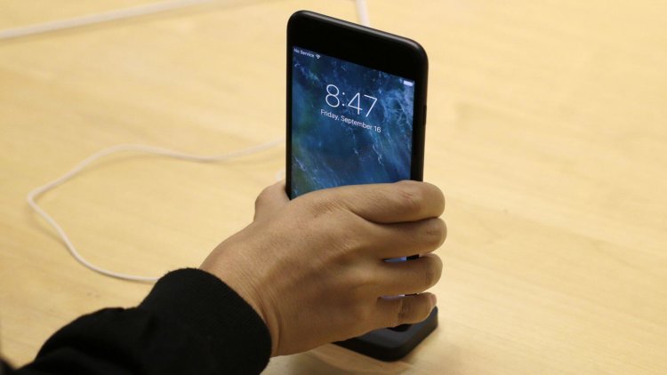 Пользователи смартфонов на Android все чаще выбирают iPhone. Фото.