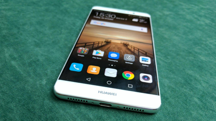 Безрамочный экран — не во всех Huawei Mate 10? Фото.