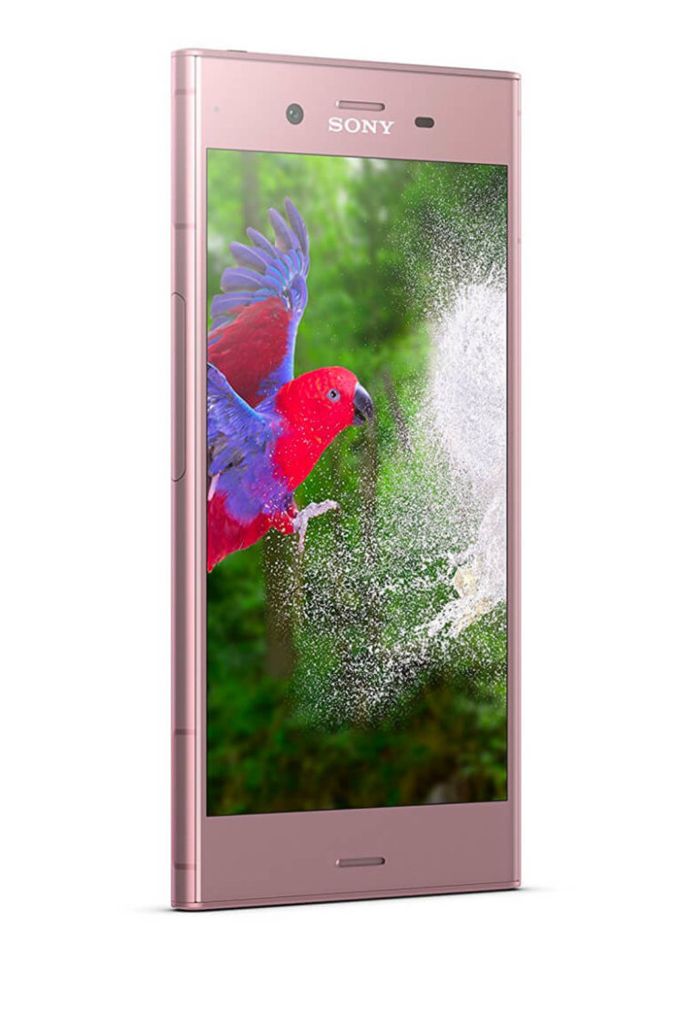 LG V30 — на «живых фото», Sony Xperia XZ1 — на «пресс-рендерах». Фото.