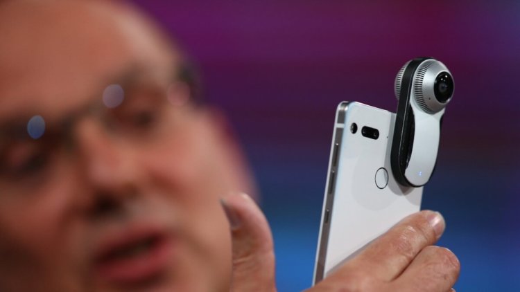 Прощай, Essential Phone. Энди Рубин продаёт компанию и отменяет выпуск нового смартфона. Фото.