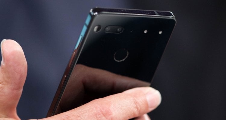 Новости Android, выпуск #124: Galaxy Note 8, Essential Phone и новый Gear Fit. Первое изображение интерфейса Essential Phone. Фото.
