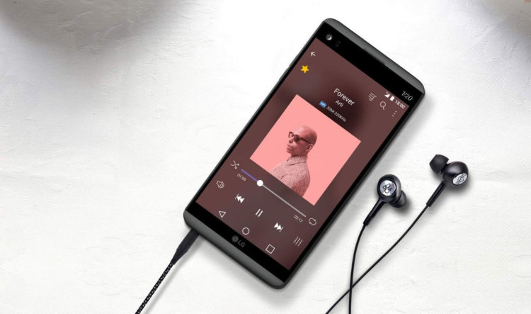 LG V30 порадует уникально качественным звуком. Фото.