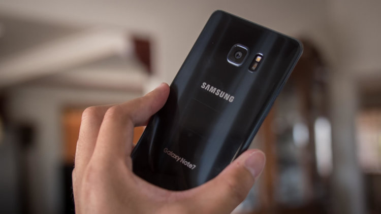 В Samsung решили отблагодарить фанатов Galaxy Note за преданность. Фото.