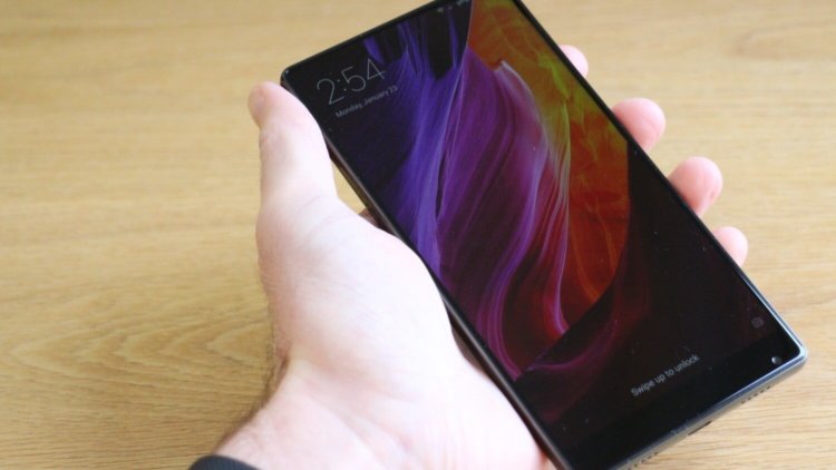 Xiaomi за день до нового iPhone представит два смартфона сразу? Фото.