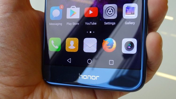 Как минимум два смартфона Huawei обновятся до Android Oreo. Фото.