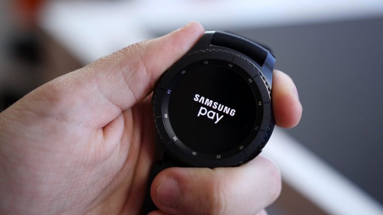 Samsung увеличивает цикл обновления часов Gear S до двух лет. Фото.