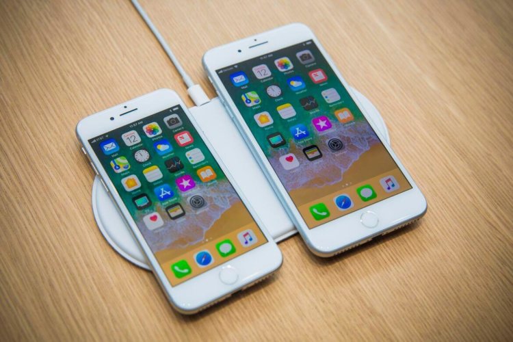 5 особенностей iPhone 8 и iPhone X, которые достались им от Android-смартфонов. Беспроводная зарядка. Фото.