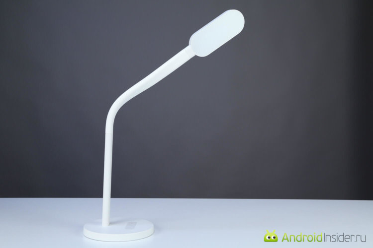 Заряжай ее полностью: настольная лампа Xiaomi Yeelight Table Lamp. Фото.