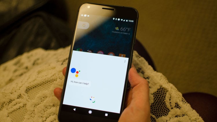 Google учит Android-смартфоны понимать команду «Hey Google». Фото.