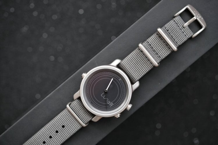 LunaR – умные часы, которые не нужно заряжать. Фото.